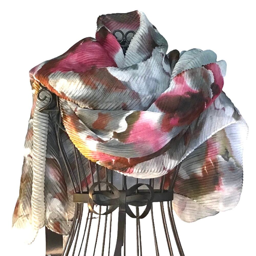 Relativity Floral Woman’s Scarf NWT
